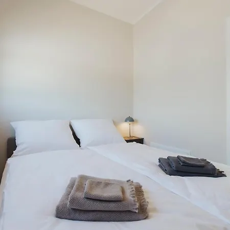 Neu Rügen Resørt Großzügige, Gemütliche Doppelhaushälfte Helena Mit Terrasse Сasa de vacaciones Sagard